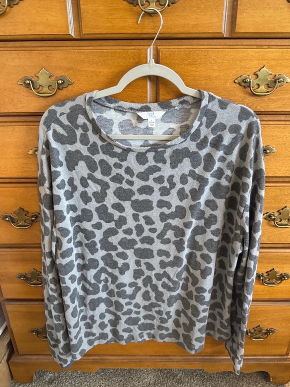 Time and Tru Gray Leopard Print Long Sleeve Pullover